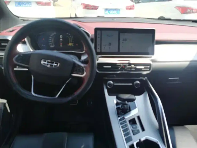 Geely Binyue — Фото автомобиля 12