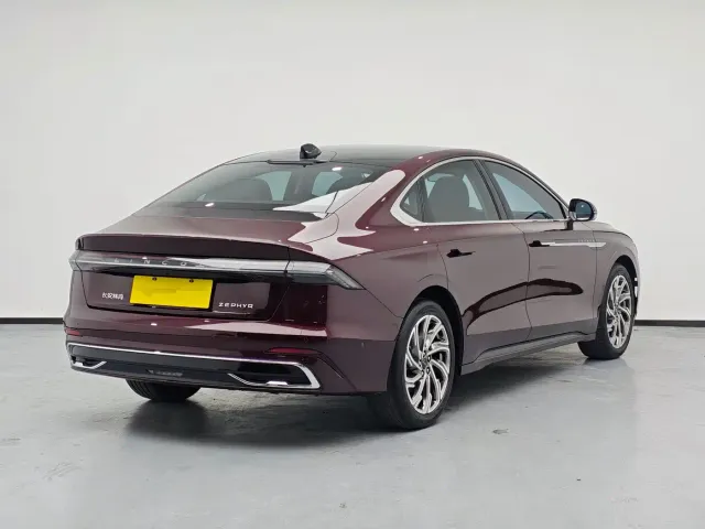 Lincoln Z — Фото автомобиля 5