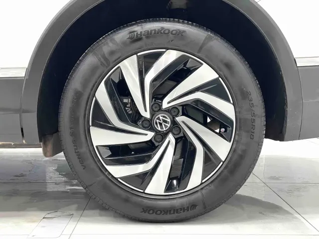 Volkswagen Tiguan L — Фото автомобиля 11