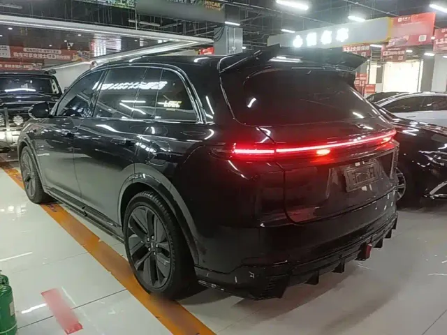 Li Auto L7 — Фото автомобиля 4