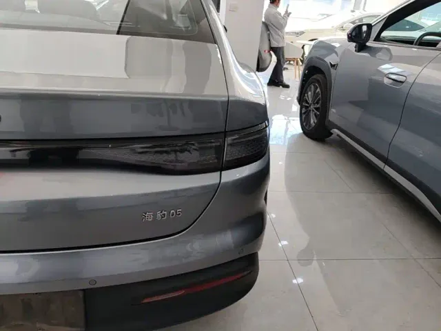 BYD Seal 05 DM-i — Фото автомобиля 7