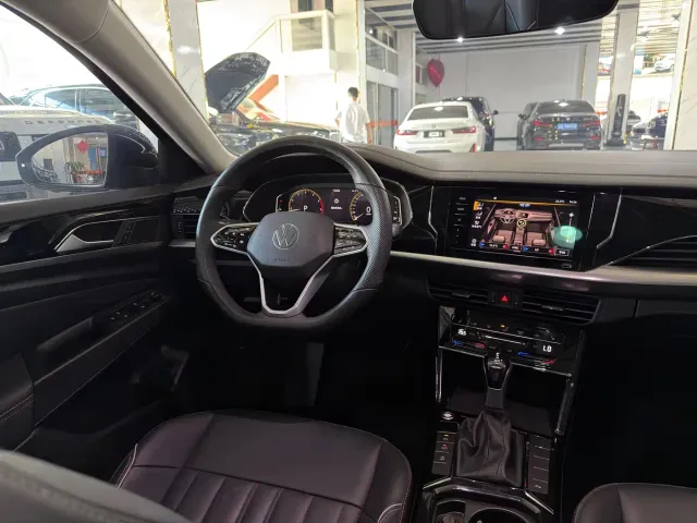 Volkswagen Passat — Фото автомобиля 8