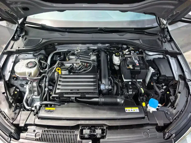 Volkswagen Golf 2023 Facelift 280TSI DSG R-Line Lite — Фото автомобиля 24