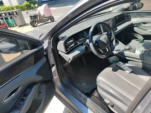 BYD Qin L — Фото автомобиля 15
