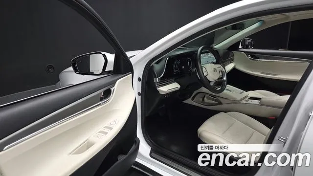Hyundai Grandeur (New) Hybrid — Фото автомобиля 15