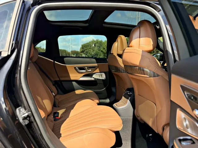 Mercedes-Benz E-Class — Фото автомобиля 14