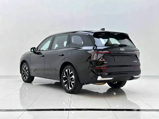 Ford Edge — Фото автомобиля 4