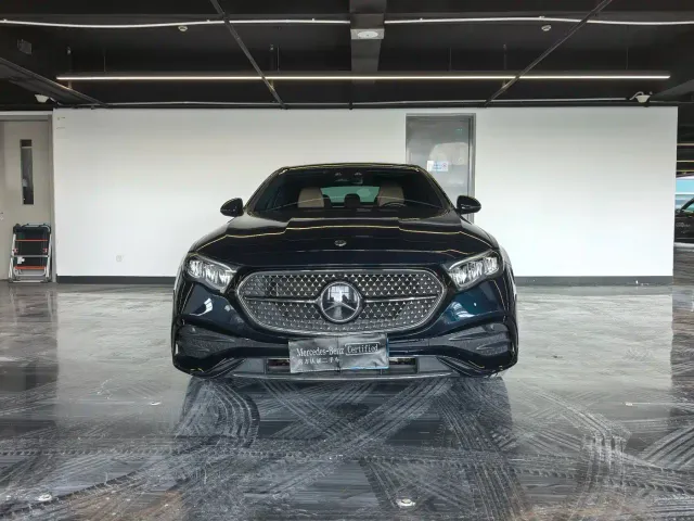 Mercedes-Benz E-Class — Фото автомобиля 2