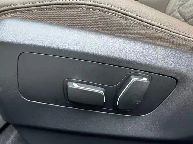 BMW 5 Series — Фото автомобиля 10