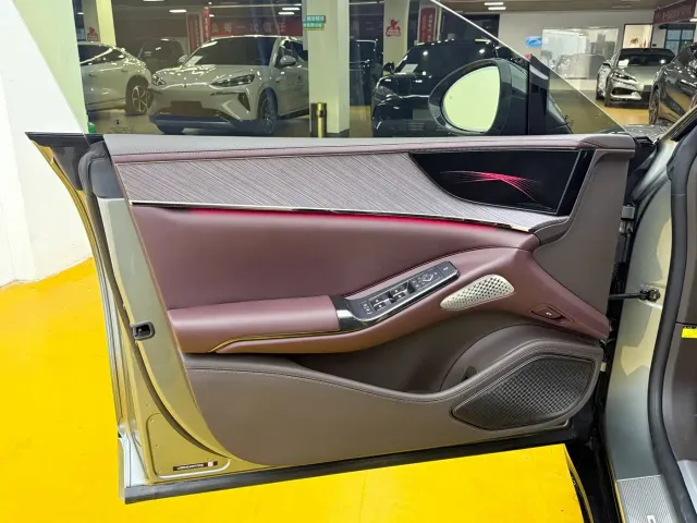 Denza Z9GT — Фото автомобиля 3