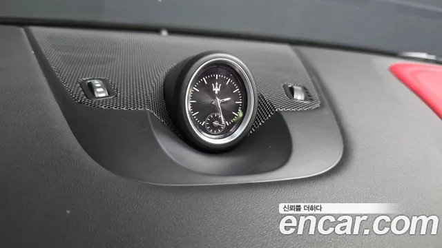 Maserati Levante — Фото автомобиля 24