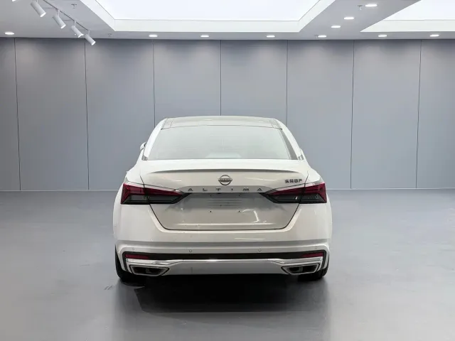 Nissan Teana — Фото автомобиля 5