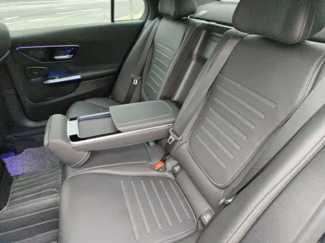 Mercedes-Benz C-Class — Фото автомобиля 13