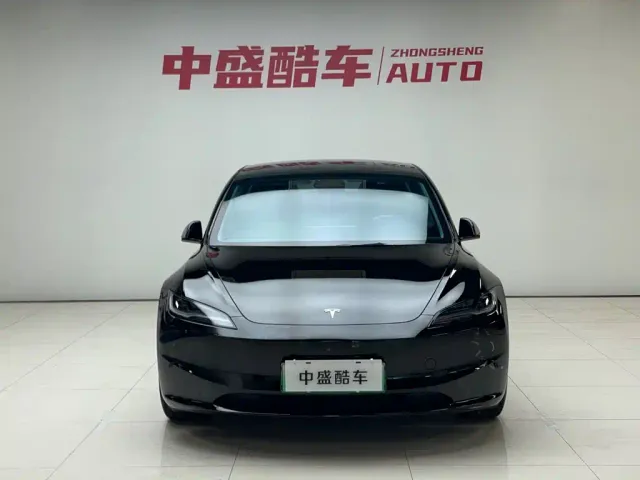 Tesla Model 3 — Фото автомобиля 2