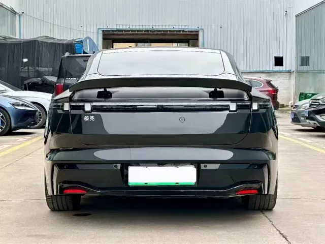 Lynk & Co Z10 — Фото автомобиля 7