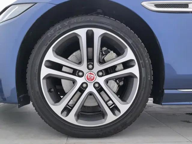 Jaguar XEL — Фото автомобиля 17