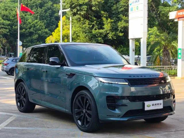 Land Rover Range Rover Sport — Фото автомобиля 3
