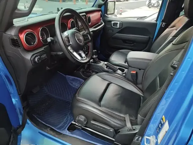 Jeep Wrangler — Фото автомобиля 15