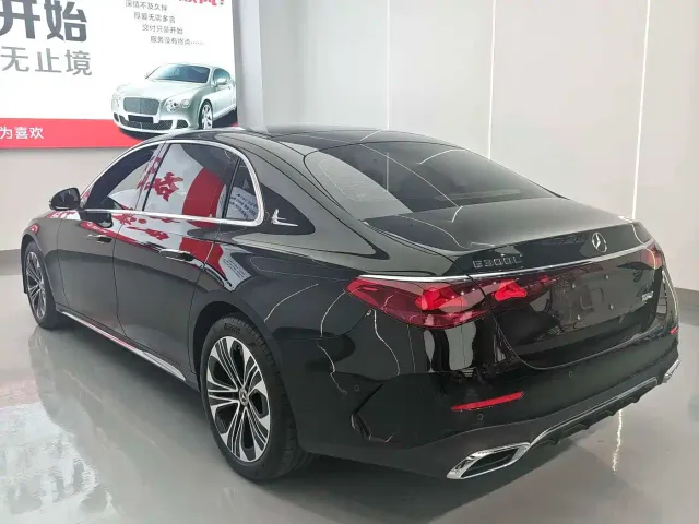 Mercedes-Benz E-Class — Фото автомобиля 5