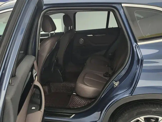 BMW X1 — Фото автомобиля 11