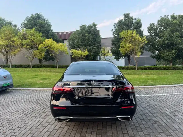 Mercedes-Benz E-Class — Фото автомобиля 8