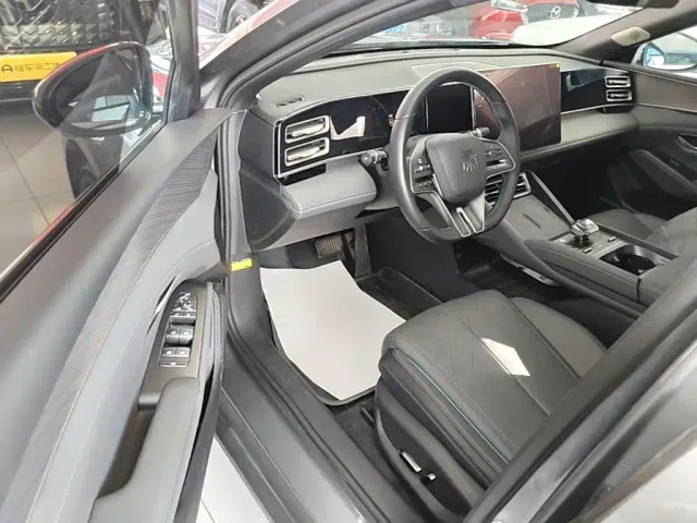 BYD Qin L — Фото автомобиля 15