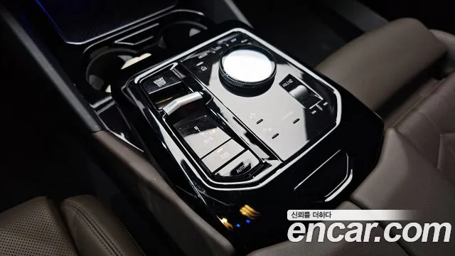 BMW 5-Series — Фото автомобиля 9