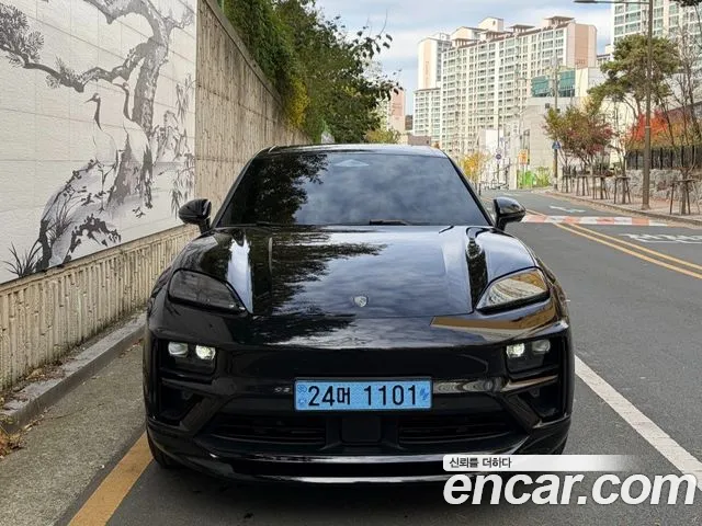 Porsche Macan Electric — Фото автомобиля 3