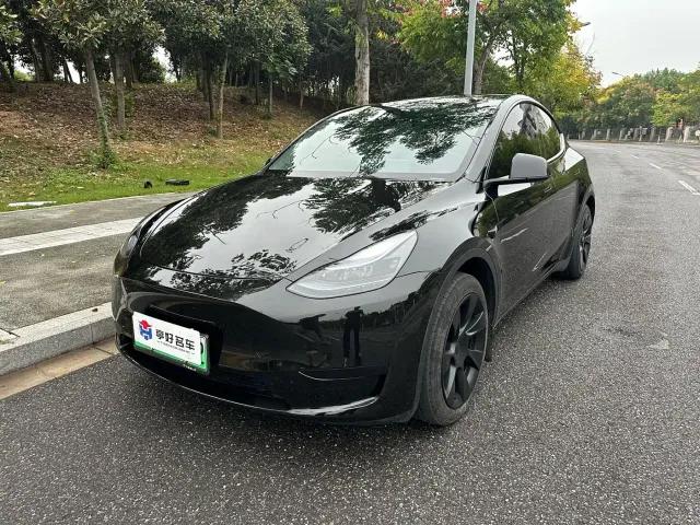 Фотография автомобиля — Tesla Model Y