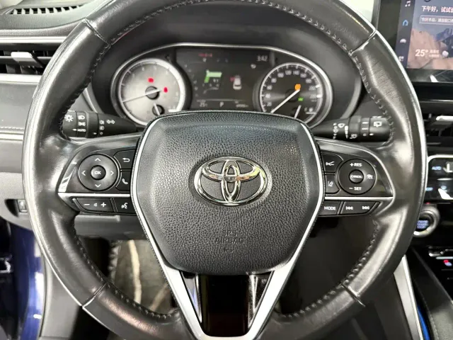Toyota Harrier — Фото автомобиля 8