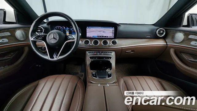 Mercedes-Benz E-Class — Фото автомобиля 7