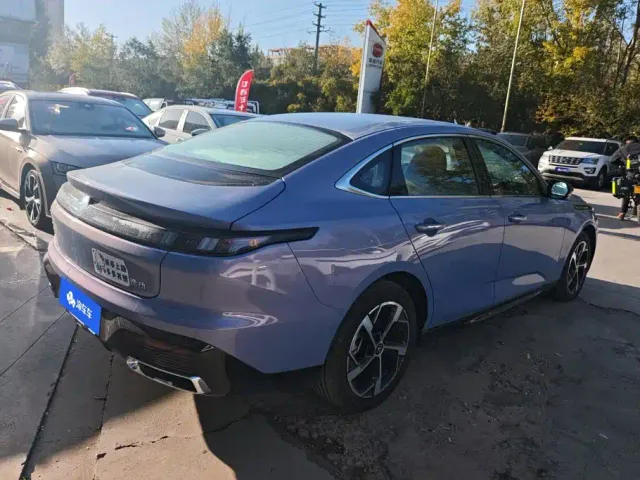 Changan Eado — Фото автомобиля 3