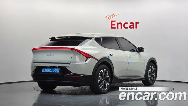 Kia EV6 — Фото автомобиля 2
