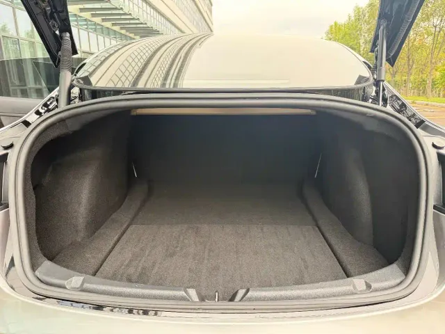 Tesla Model 3 — Фото автомобиля 11