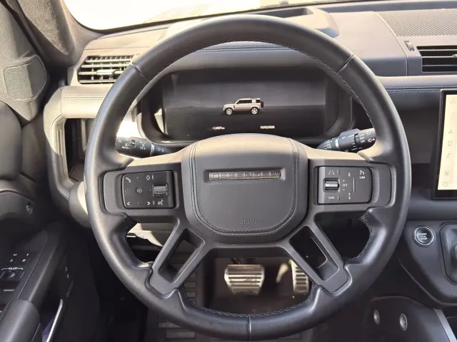 Land Rover Defender — Фото автомобиля 17