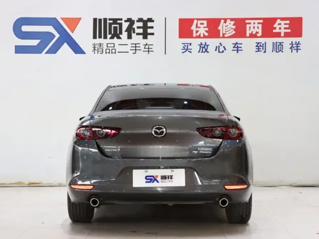 Mazda Axela — Фото автомобиля 5