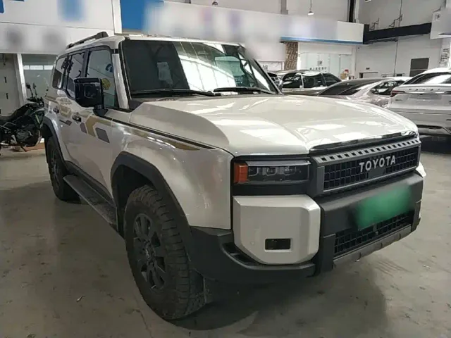Toyota Prado — Фото автомобиля 3