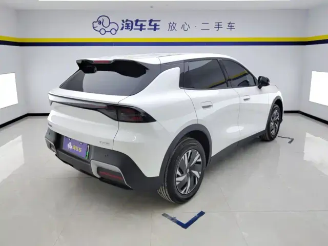 Changan Qiyuan Q05 — Фото автомобиля 3
