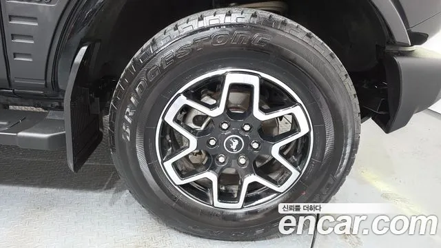 Ford Bronco — Фото автомобиля 5
