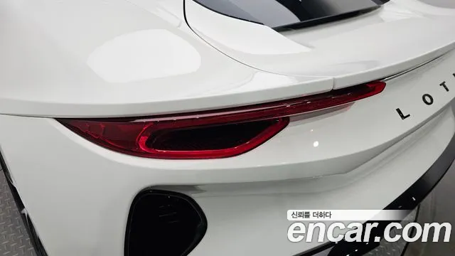 Lotus Emira — Фото автомобиля 23