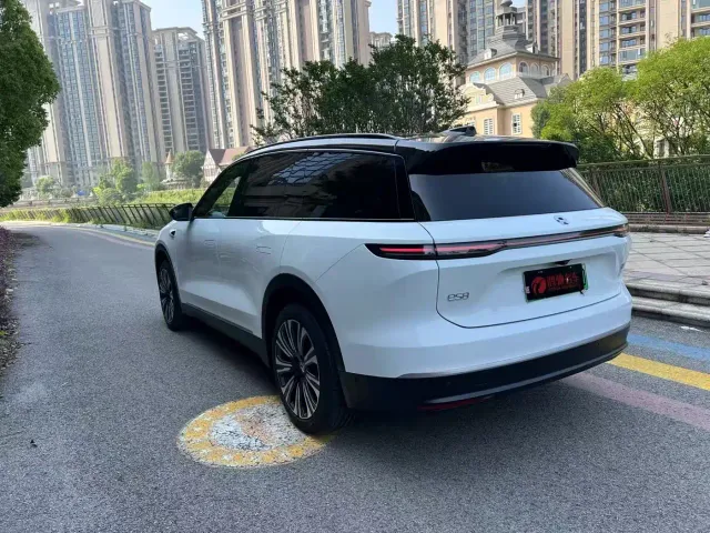 Nio ES8 — Фото автомобиля 8
