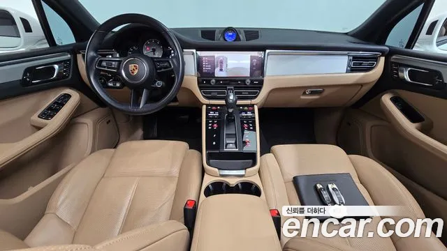 Porsche Macan — Фото автомобиля 7