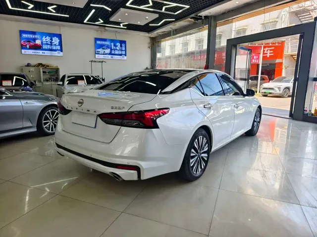 Nissan Teana — Фото автомобиля 13