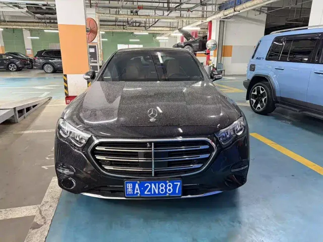 Фотография автомобиля — Mercedes-Benz E-Class