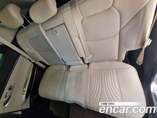 Genesis GV70 — Фото автомобиля 15