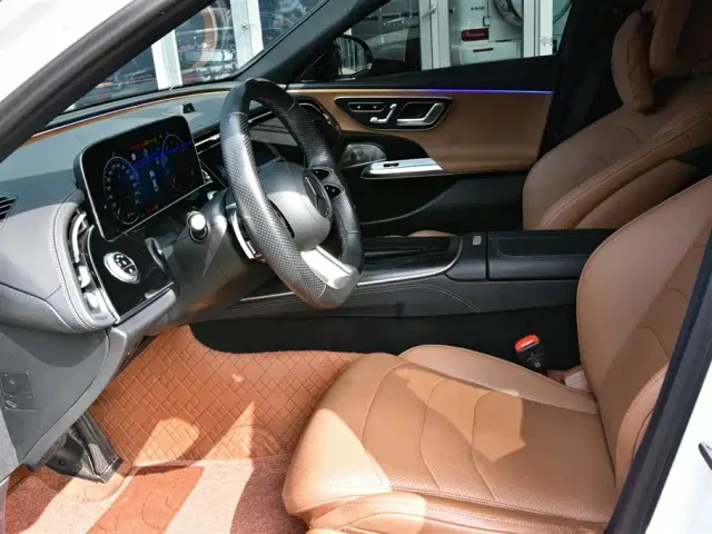 Mercedes-Benz E-Class — Фото автомобиля 13