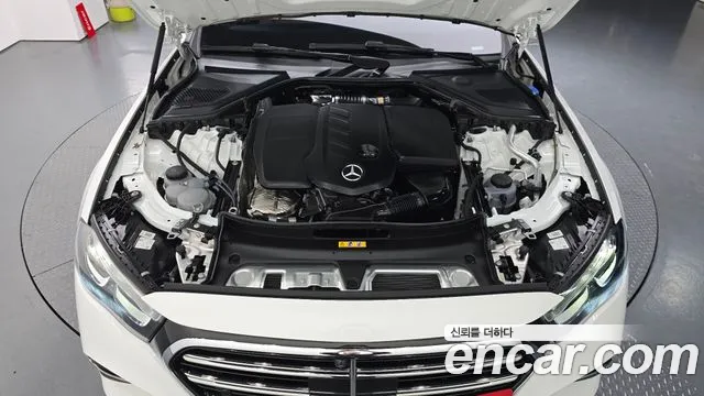 Mercedes-Benz E-Class — Фото автомобиля 6