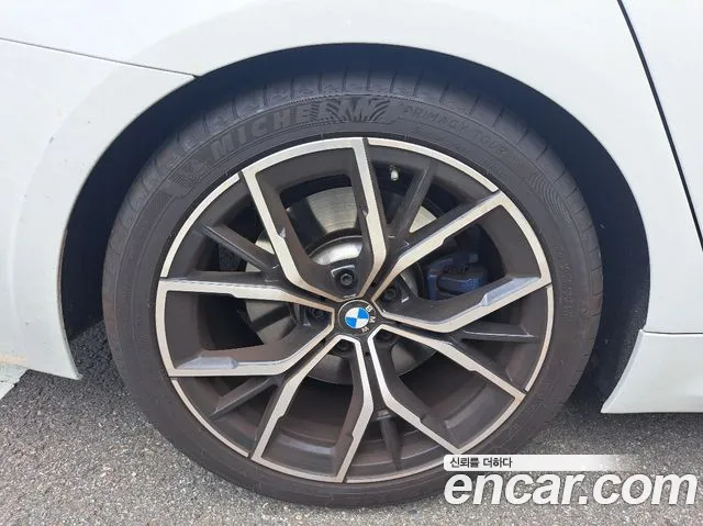 BMW 5-Series — Фото автомобиля 12