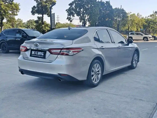 Toyota Camry — Фото автомобиля 9