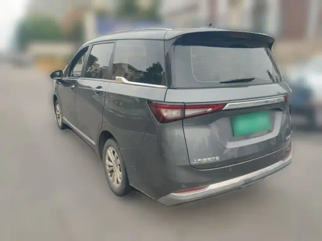 Wuling Jiachen — Фото автомобиля 4